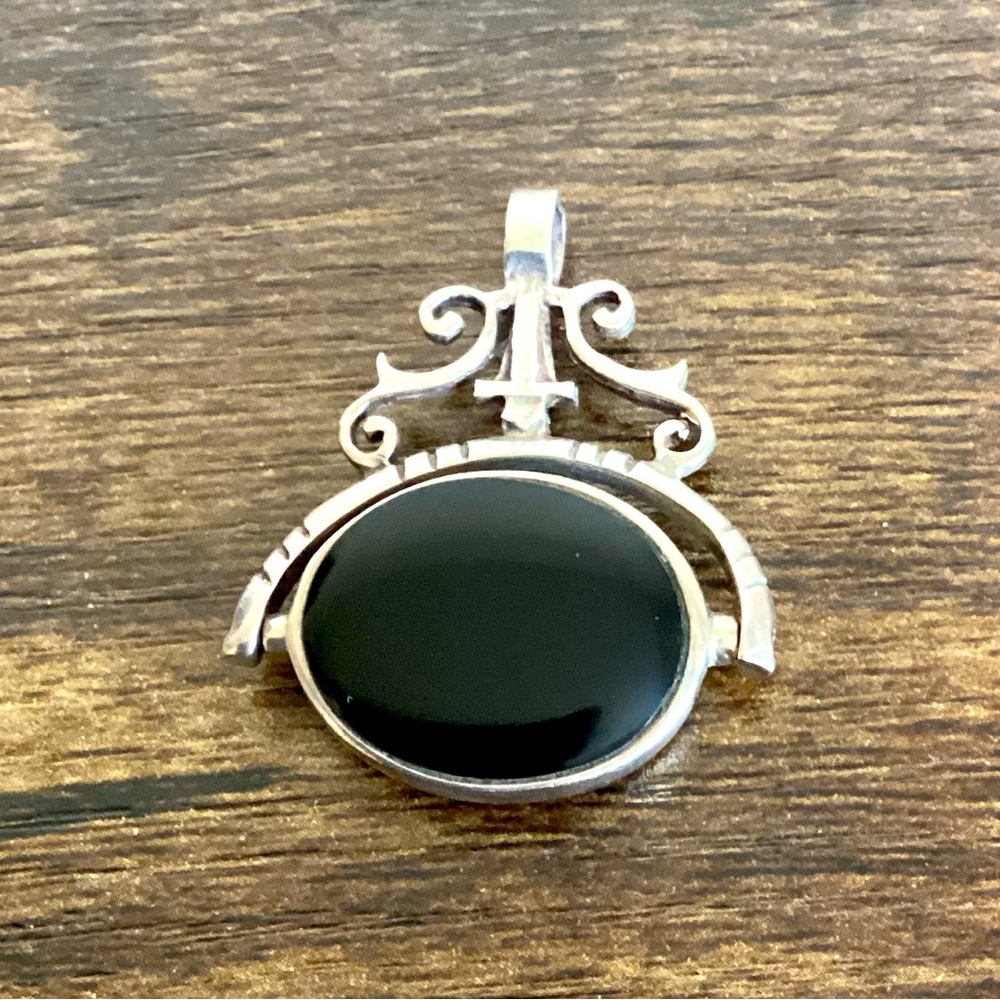 Marsala pendant